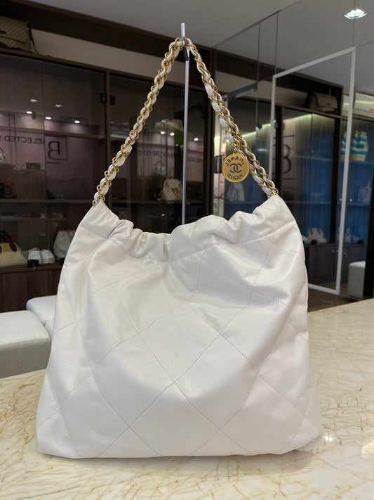 Chanel 22 em Couro Branco