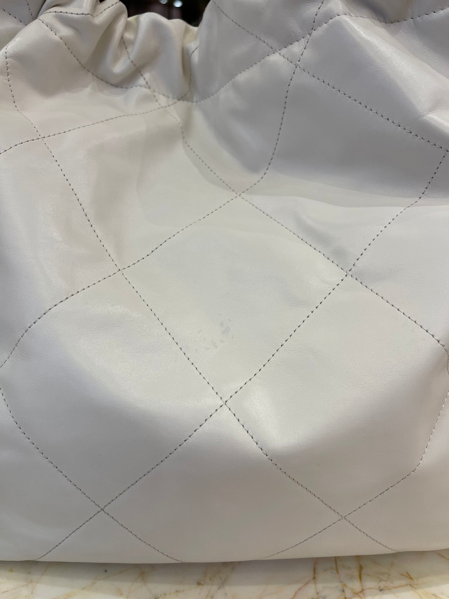 Chanel 22 em Couro Branco