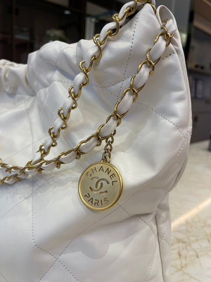 Chanel 22 em Couro Branco