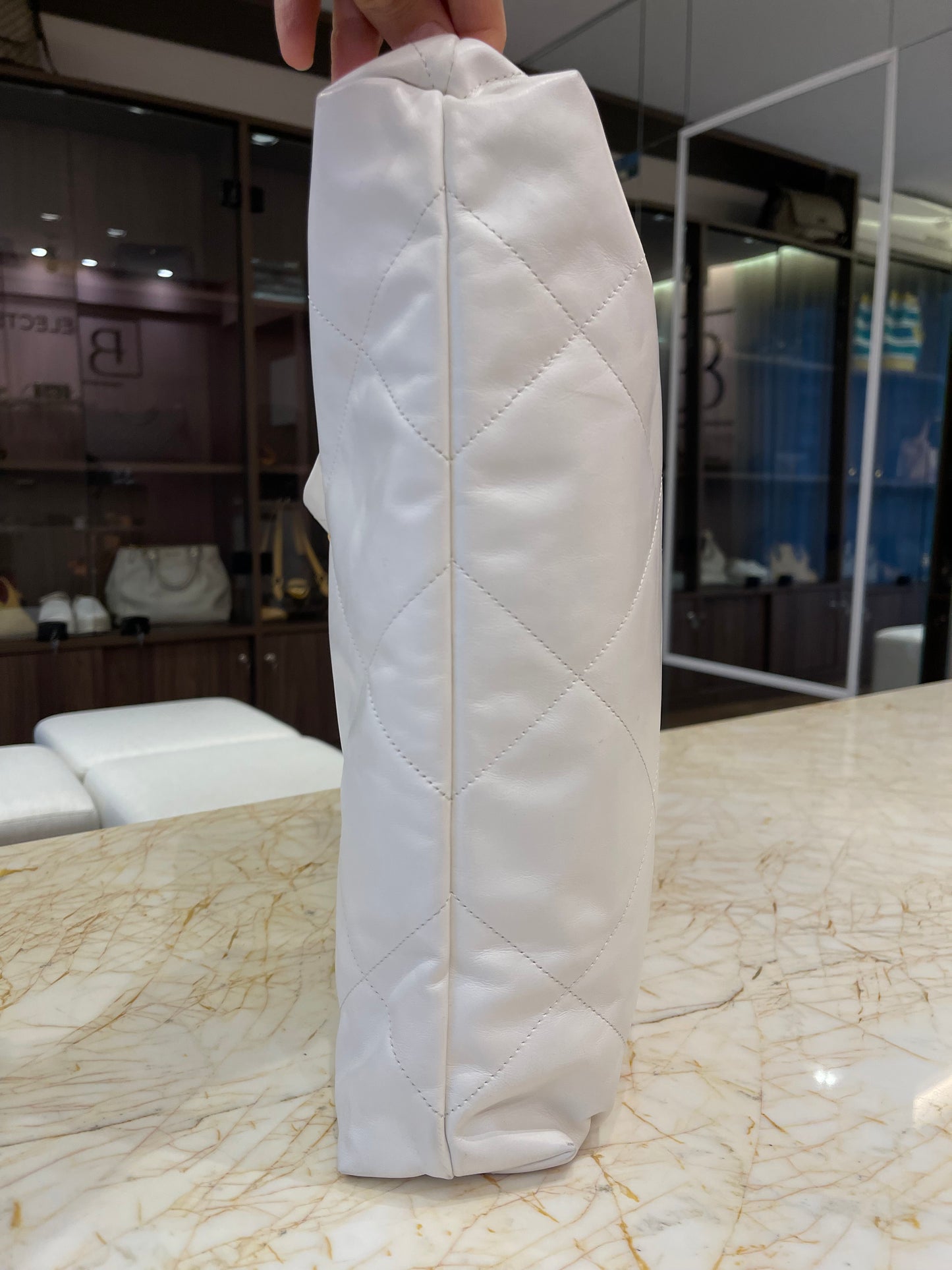 Chanel 22 em Couro Branco