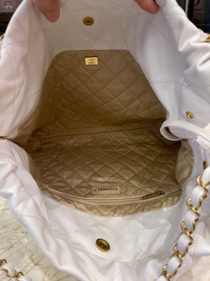 Chanel 22 em Couro Branco