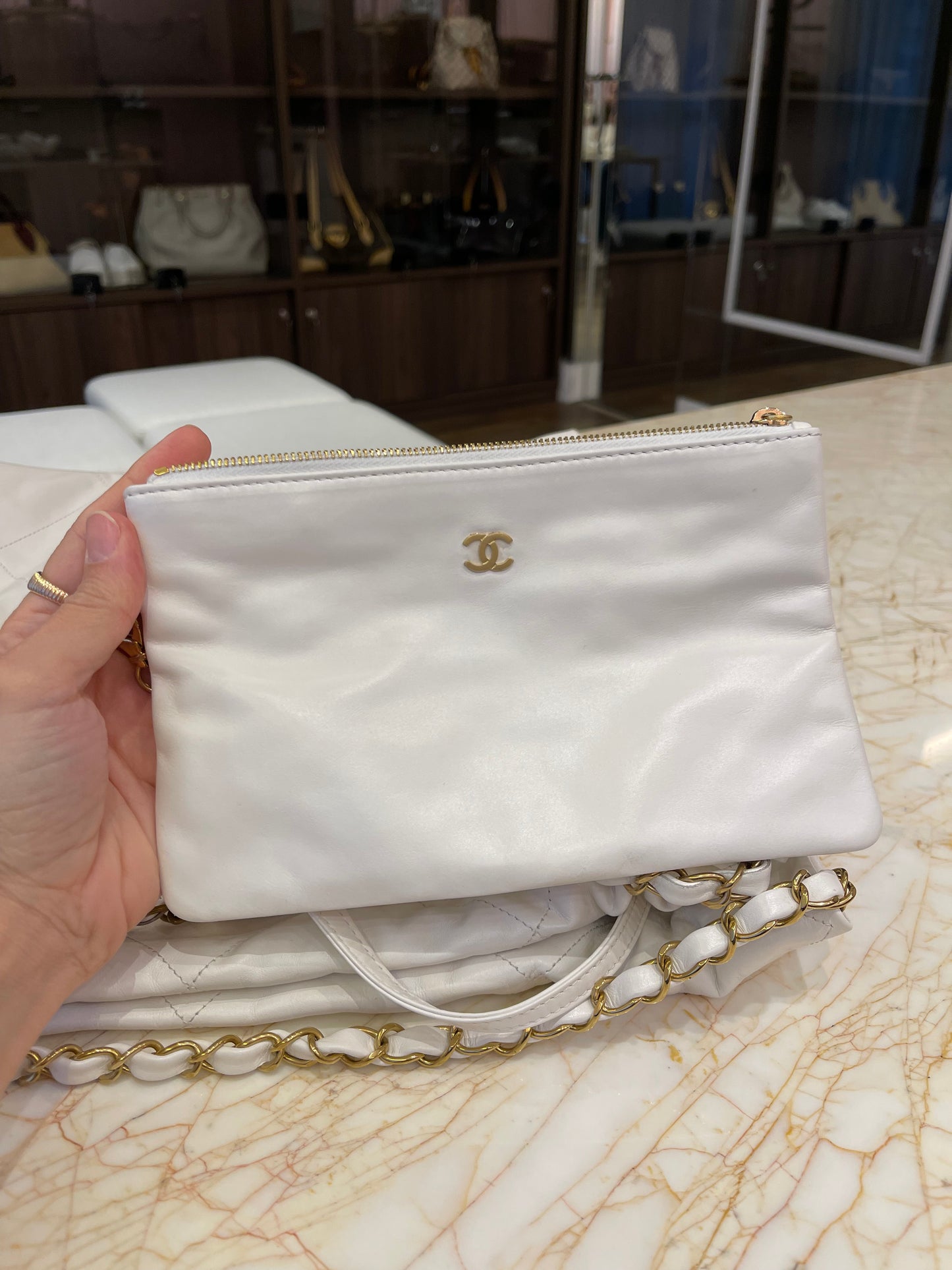 Chanel 22 em Couro Branco