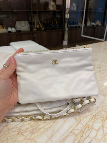 Chanel 22 em Couro Branco