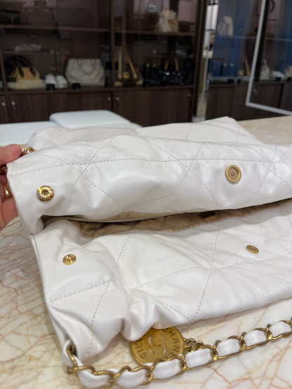 Chanel 22 em Couro Branco