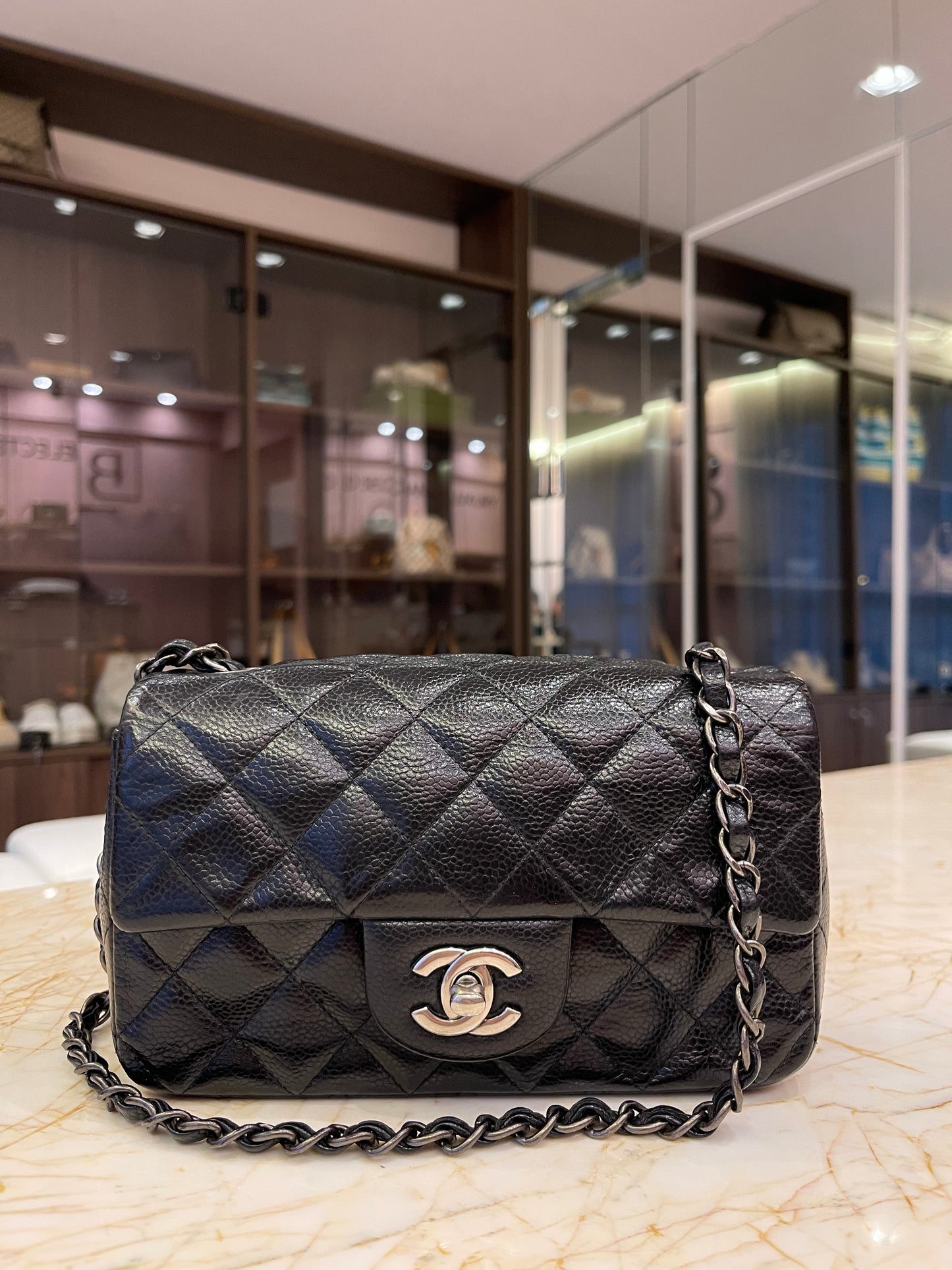 Chanel Classic Mini Flap Caviar Preto