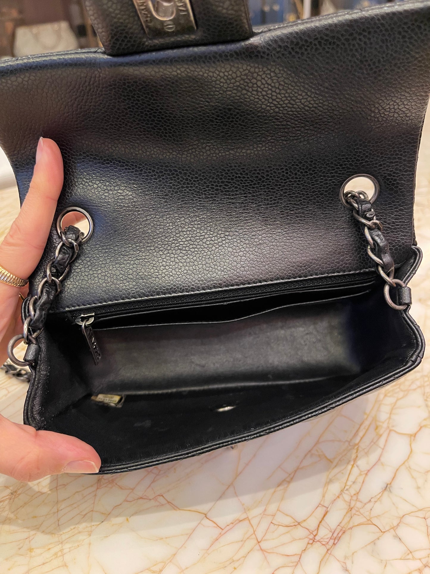 Chanel Classic Mini Flap Caviar Preto