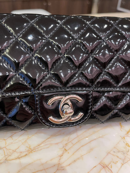 Chanel East West em Couro Verniz Preto