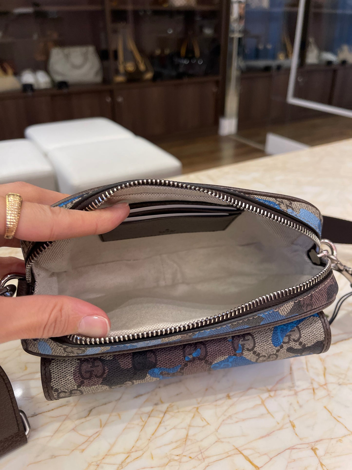 Gucci Messenger GG Supreme Crossbody