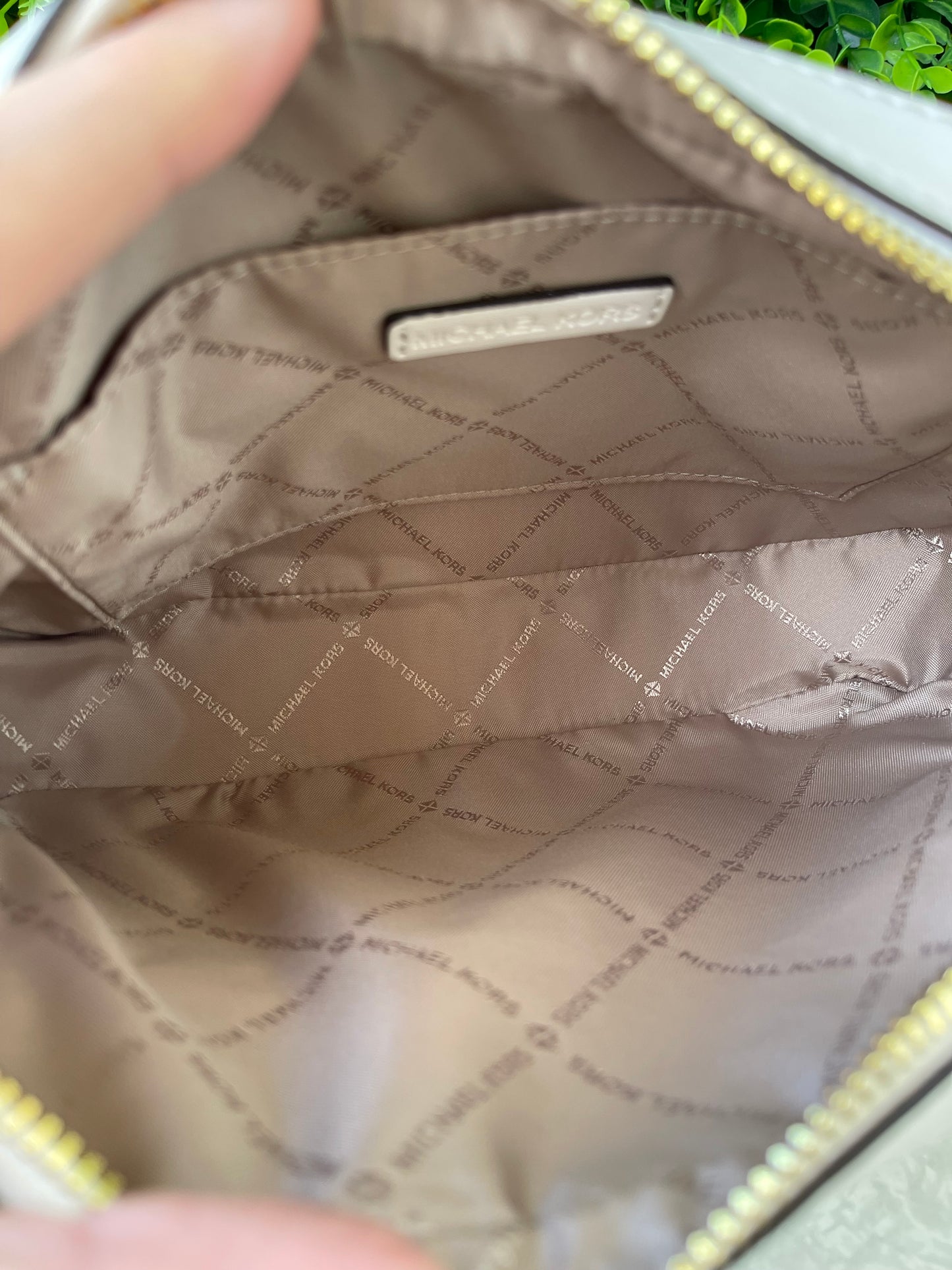 Michael Kors Jet Set Crossbody Chart Gold