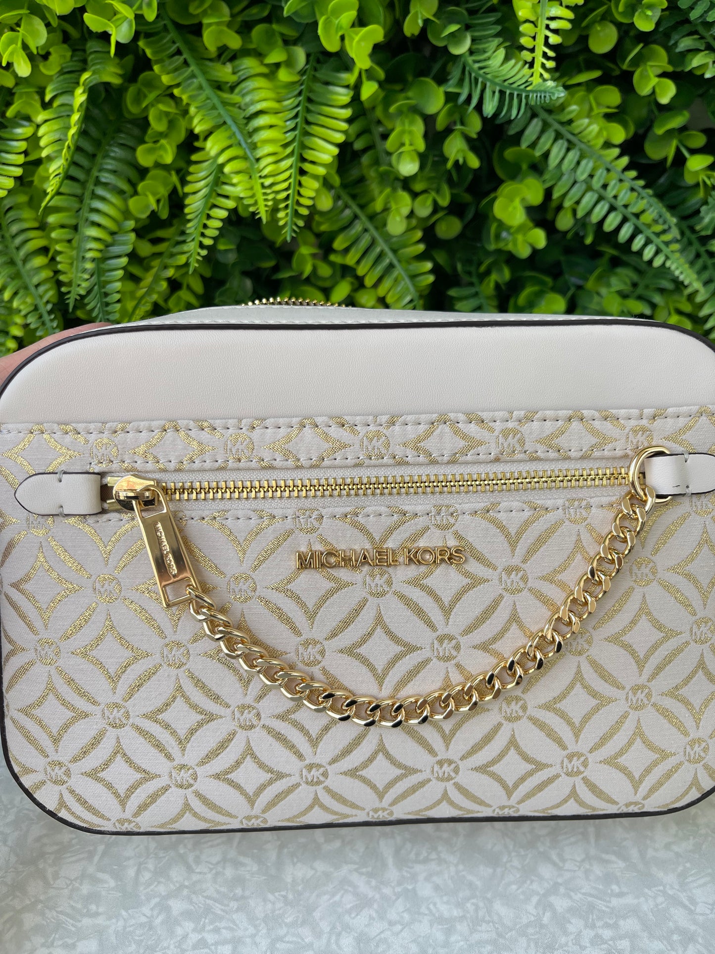 Michael Kors Jet Set Crossbody Chart Gold