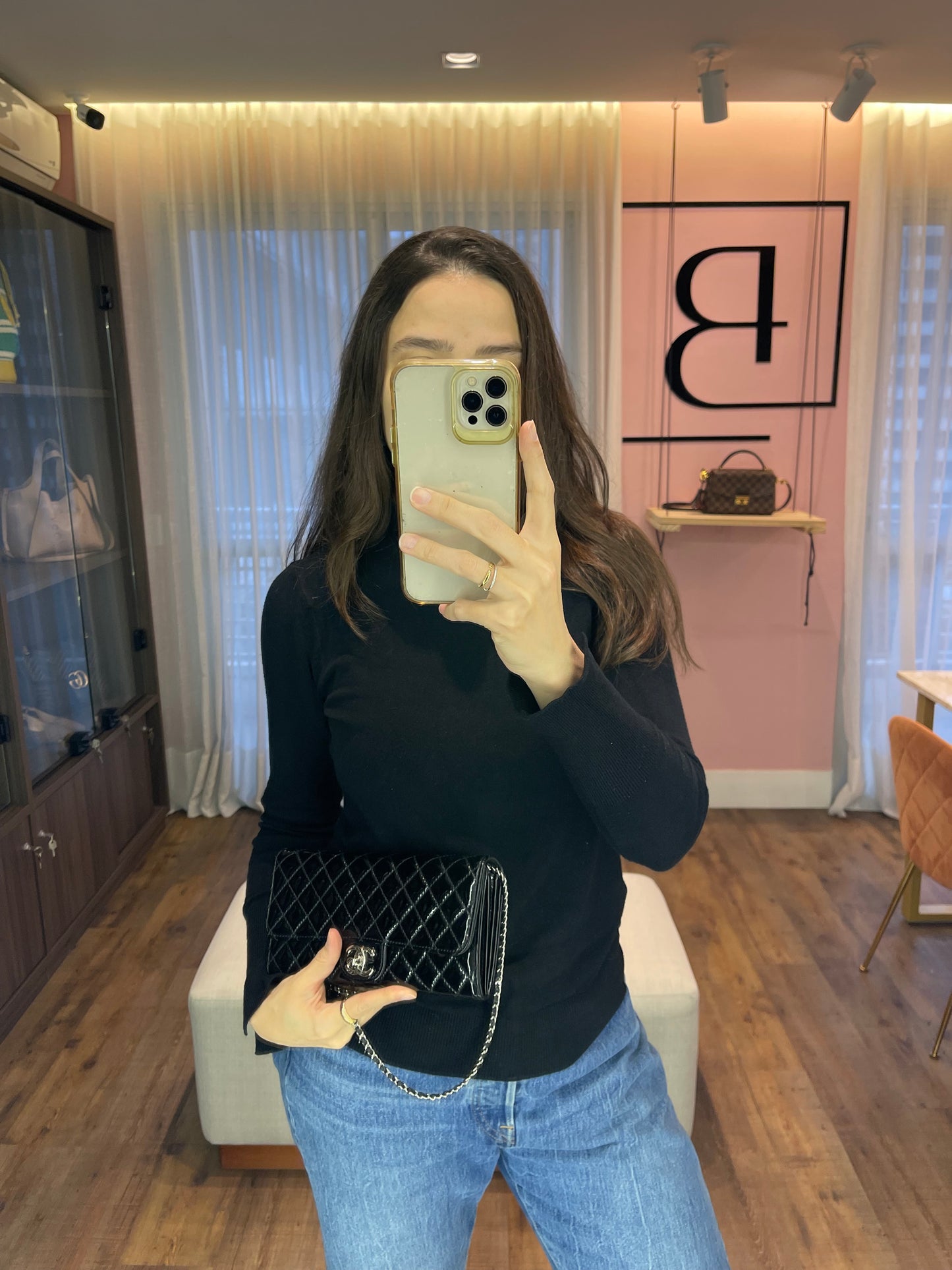 Chanel East West em Couro Verniz Preto