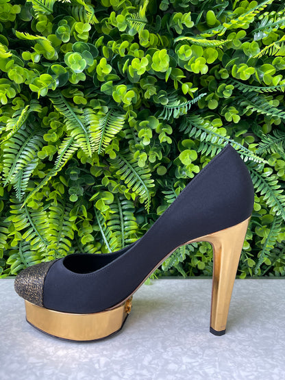 Sapato Chanel Gold Satin