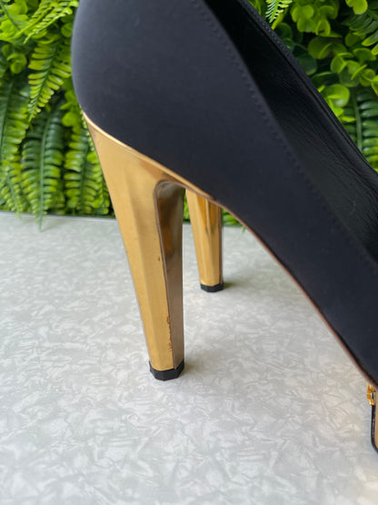 Sapato Chanel Gold Satin