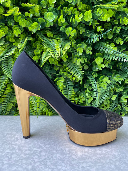 Sapato Chanel Gold Satin