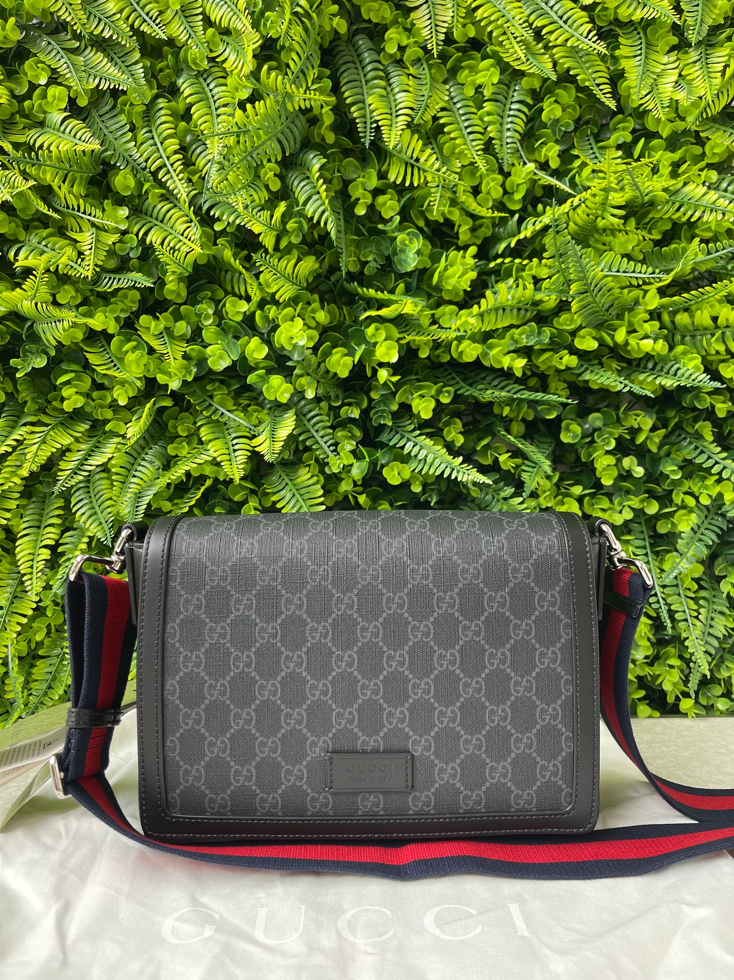 Gucci GG Messenger Supreme