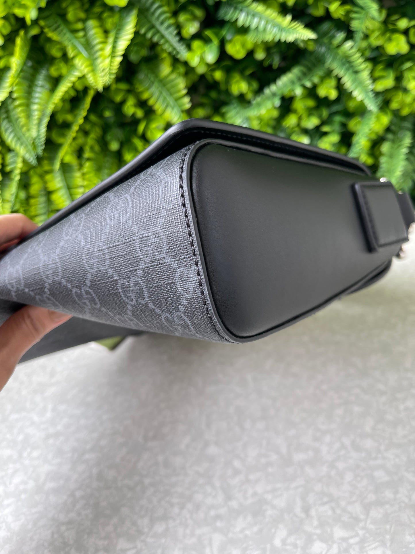 Gucci GG Messenger Supreme