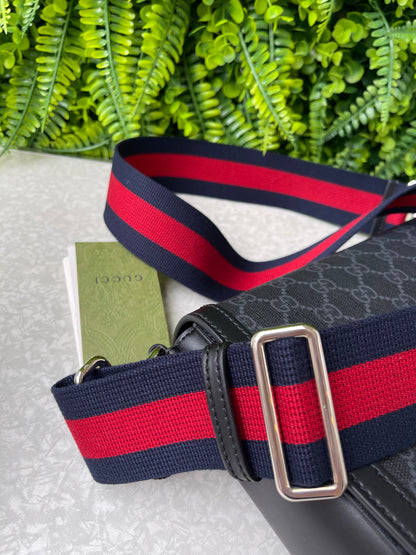 Gucci GG Messenger Supreme