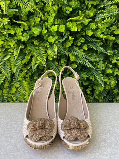 Sandália Chanel Camellia Slingback