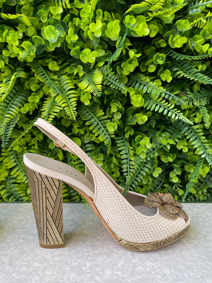 Sandália Chanel Camellia Slingback