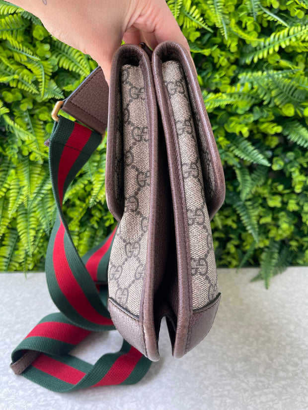 Gucci Transversal Messenger GG Supreme