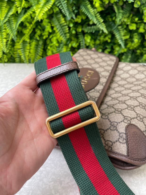 Gucci Transversal Messenger GG Supreme