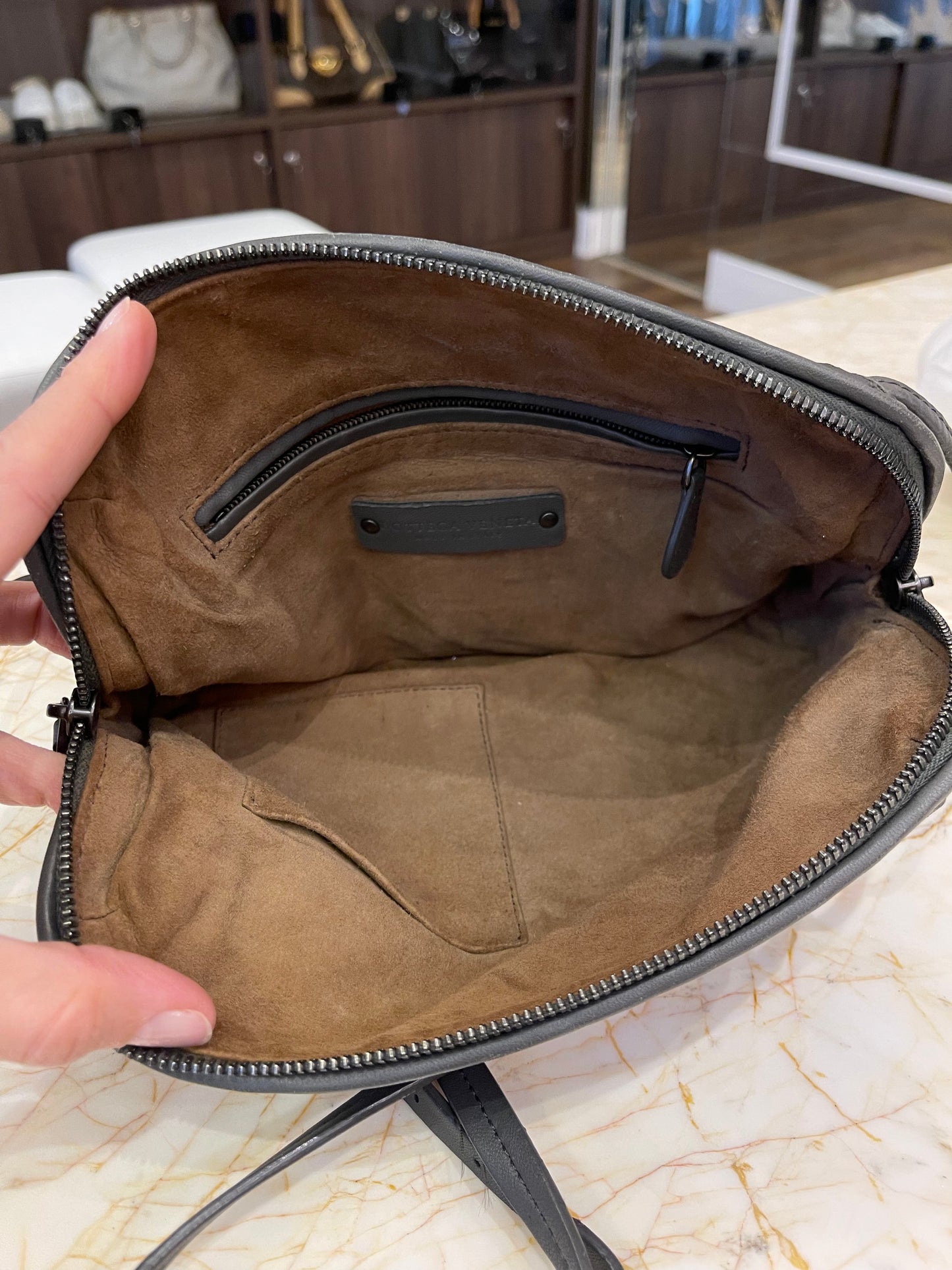 Bottega Veneta Nodini em Couro Intrecciato Cinza