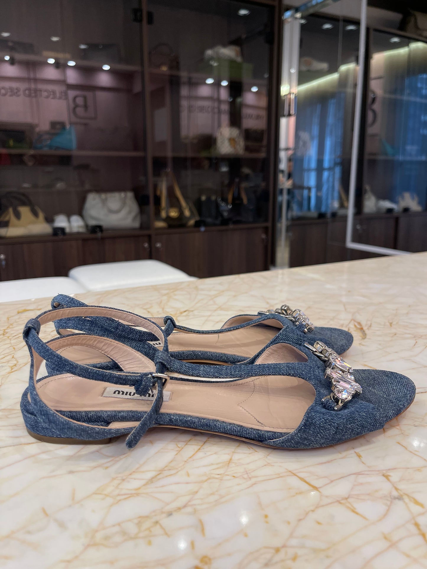 Sandália Rasteira Miu Miu Denim Crystal