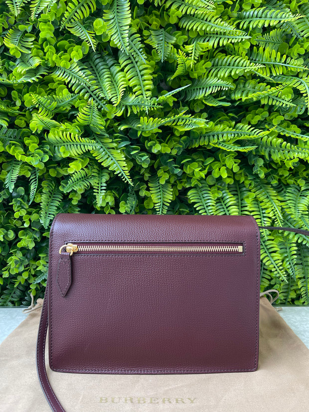 Burberry Haymarket Crossbody Vinho