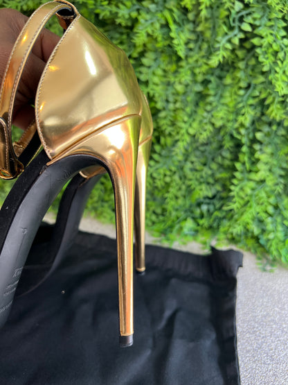 Sandalia D&G Preta e Dourada