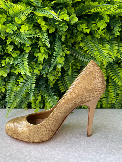 Sapato Chanel Gold Heels