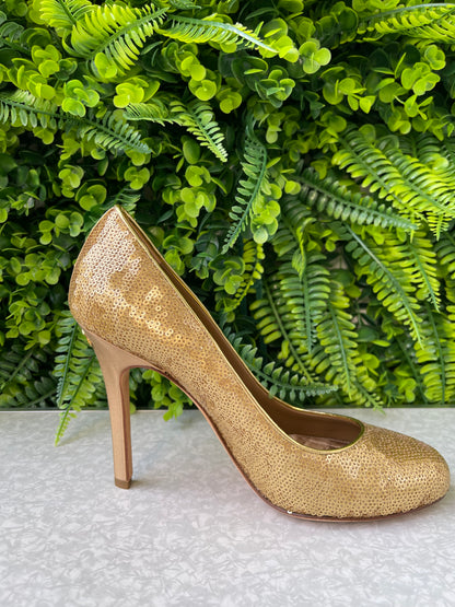 Sapato Chanel Gold Heels