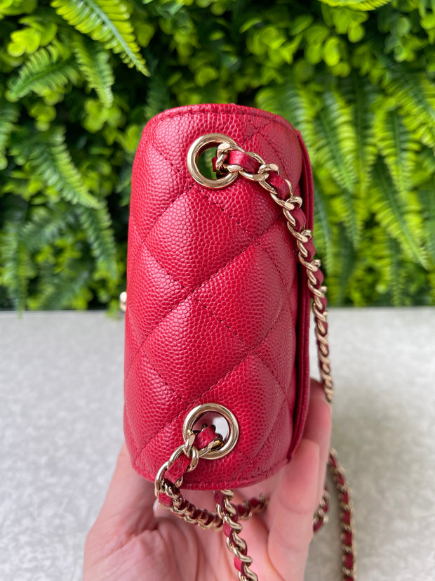 Chanel Caviar Quilted Phone Bag Vermelha