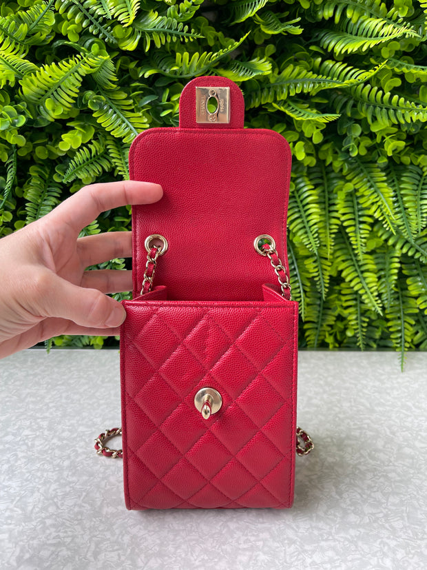 Chanel Caviar Quilted Phone Bag Vermelha