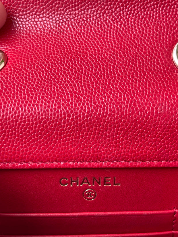 Chanel Caviar Quilted Phone Bag Vermelha