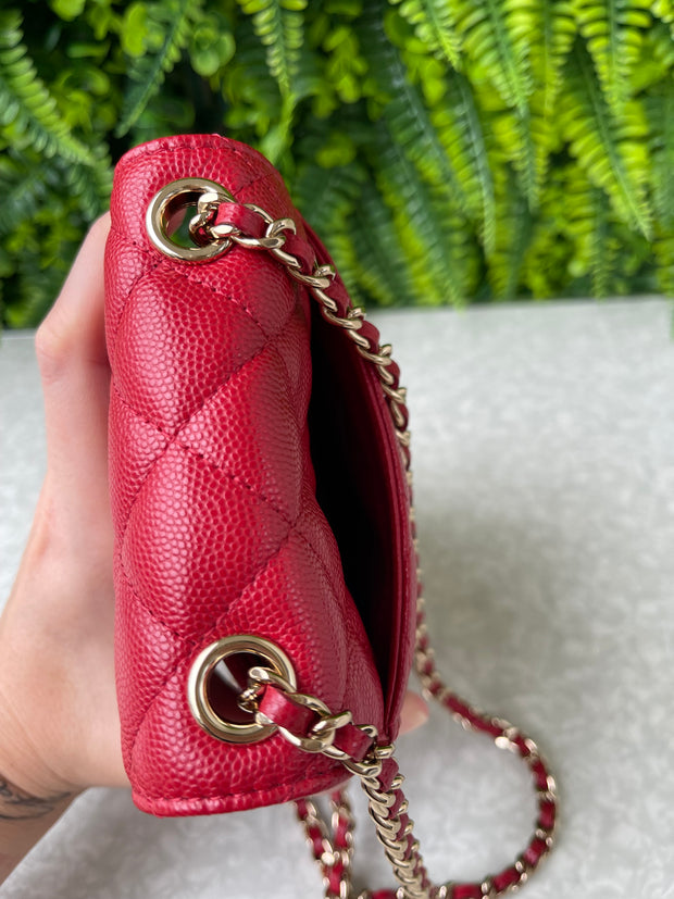 Chanel Caviar Quilted Phone Bag Vermelha