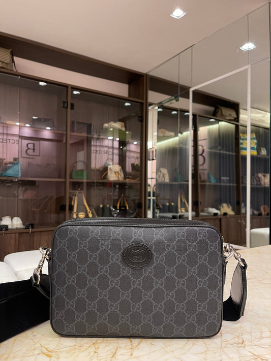 Gucci GG Supreme Messenger Preto