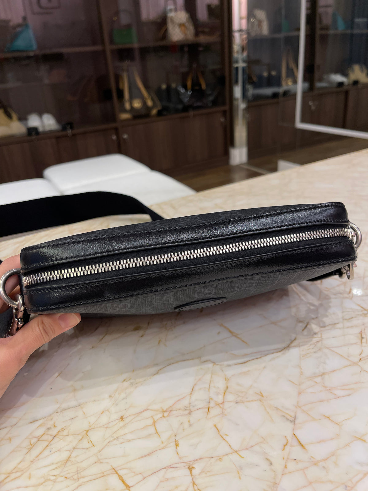 Gucci GG Supreme Messenger Preto