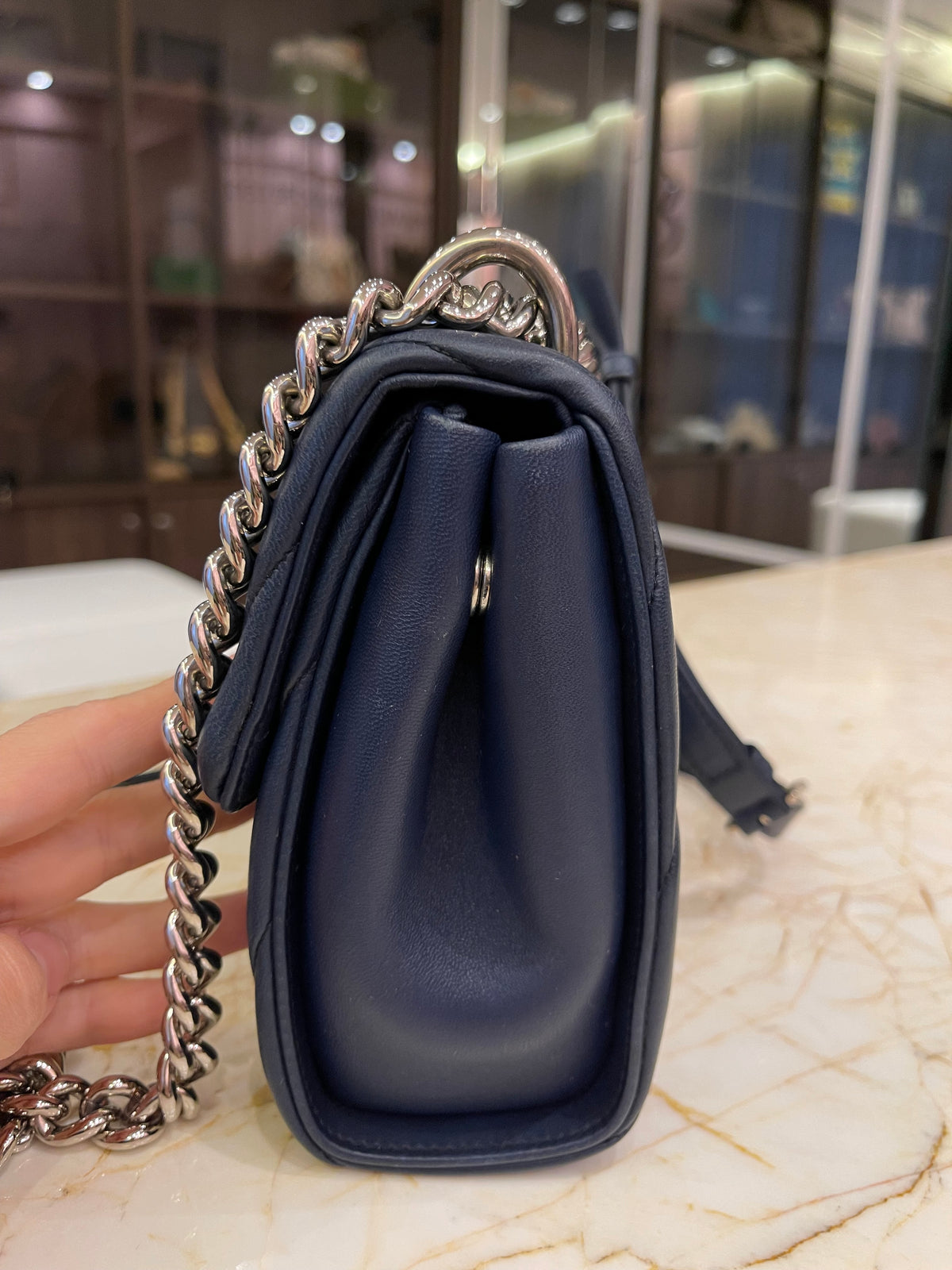 Miu Miu Nappa Push Lock Matelassê Azul Marinho