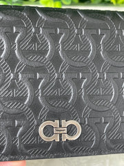 Carteira Salvatore Ferragamo Embossed Logo