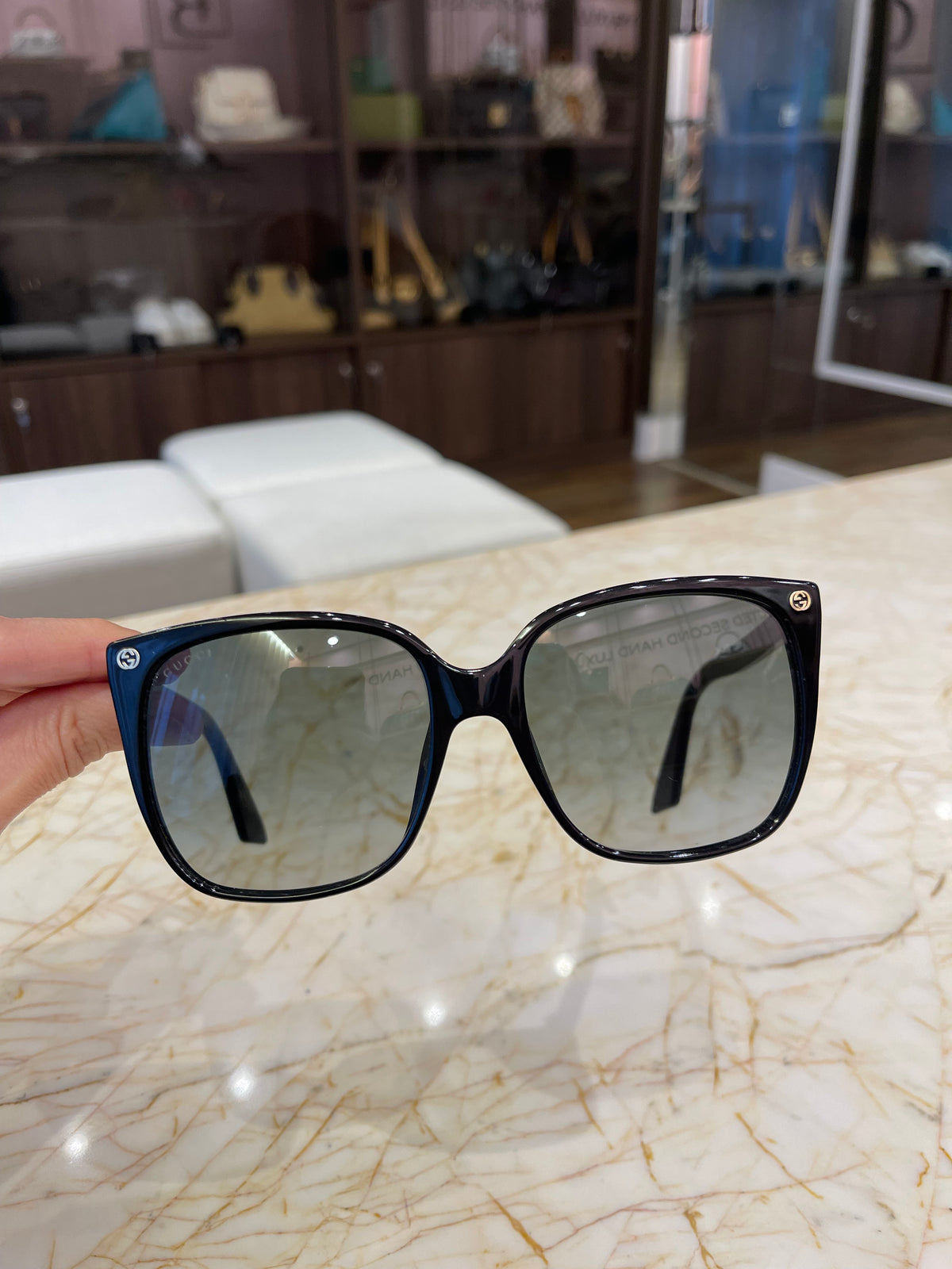Óculos de Sol Gucci em Acetato Preto