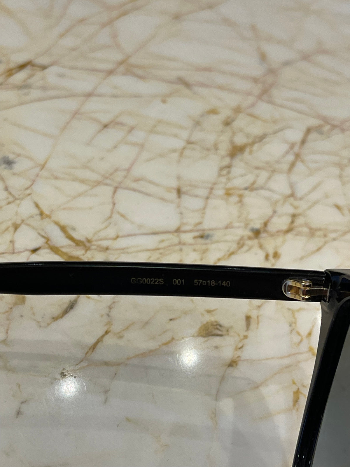 Óculos de Sol Gucci em Acetato Preto