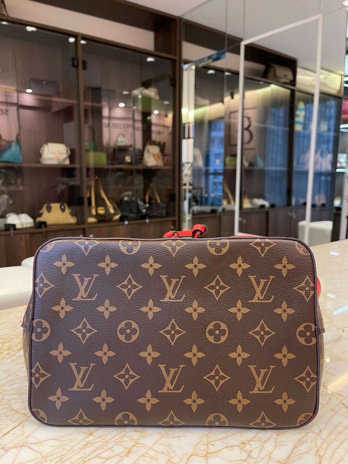 Louis Vuitton Néo Noé Monogram MM