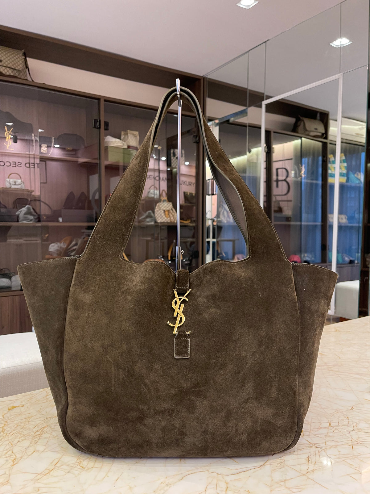 Saint Laurent Le 5 à 7 Bea em Camurça