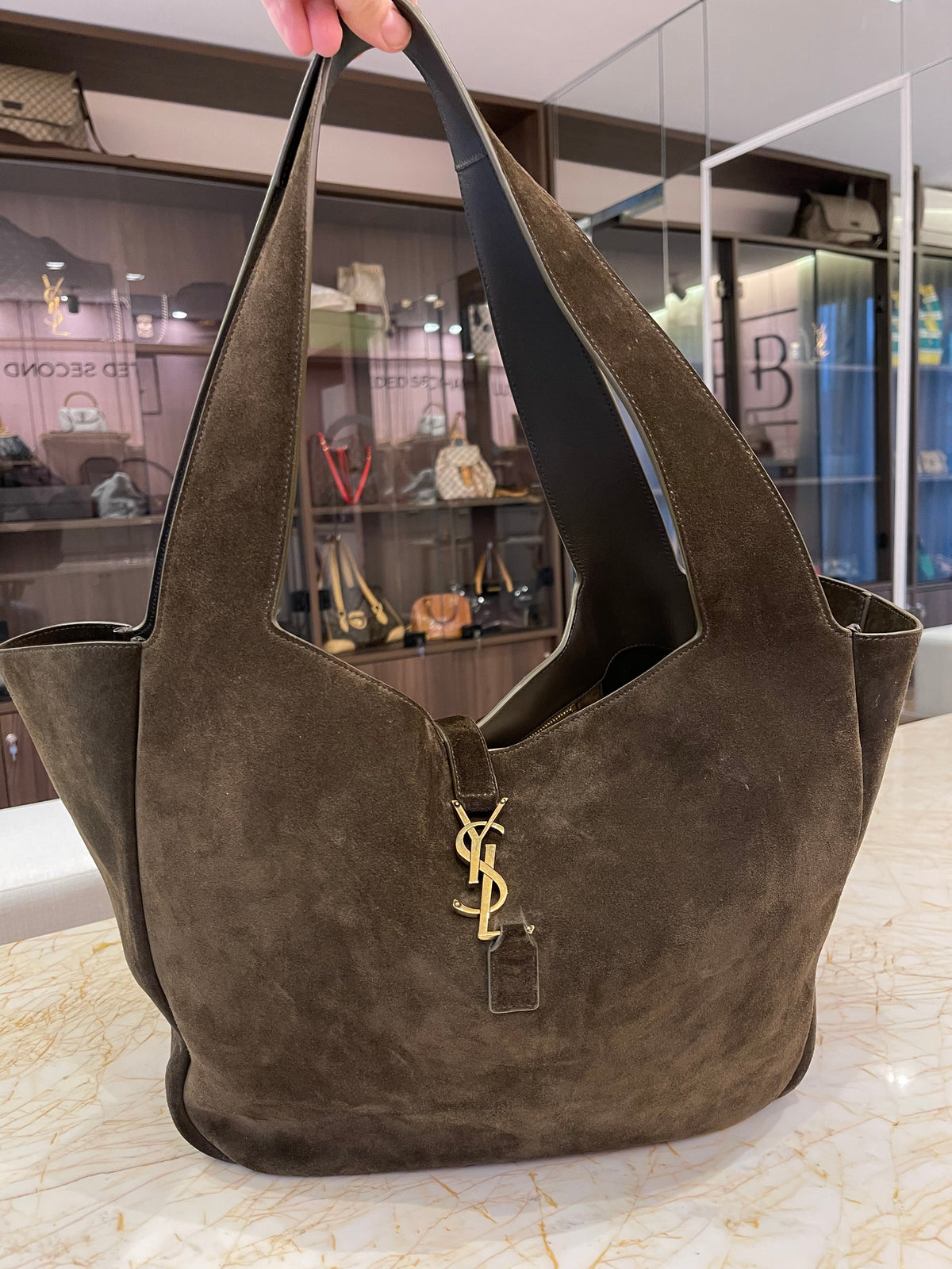Saint Laurent Le 5 à 7 Bea em Camurça
