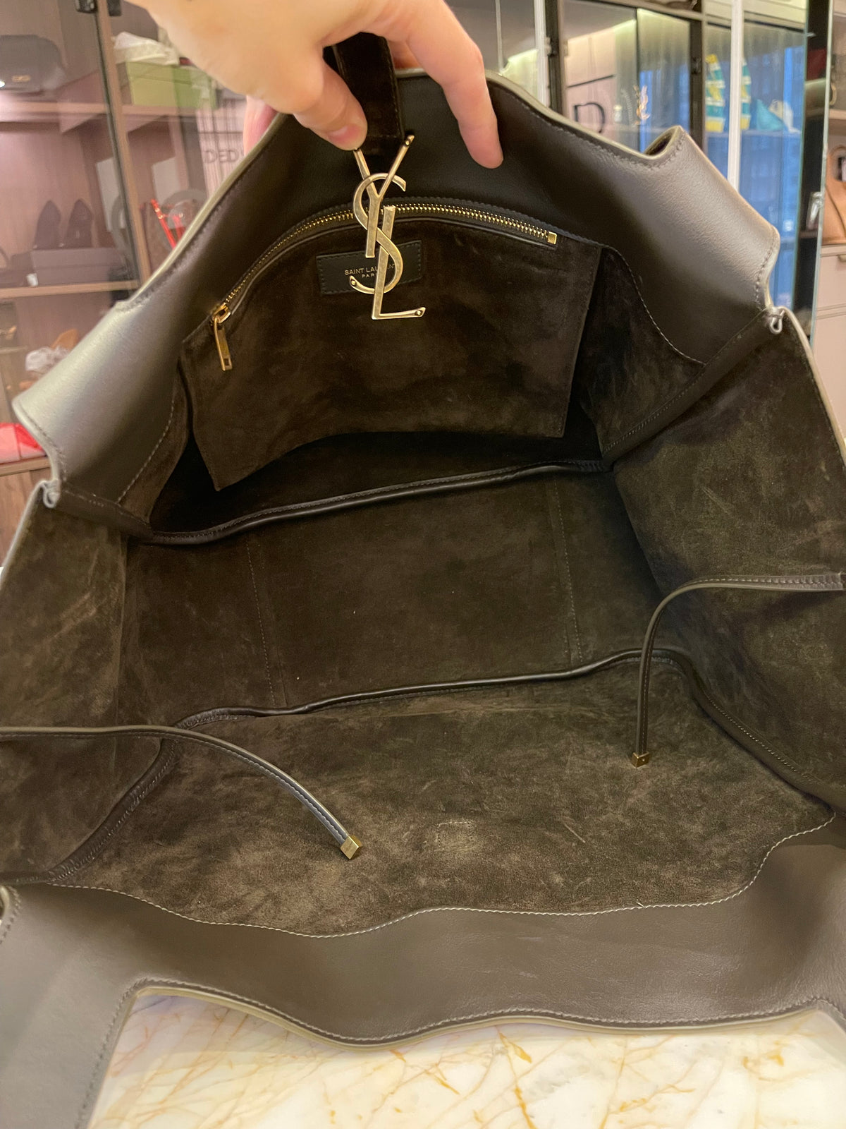 Saint Laurent Le 5 à 7 Bea em Camurça