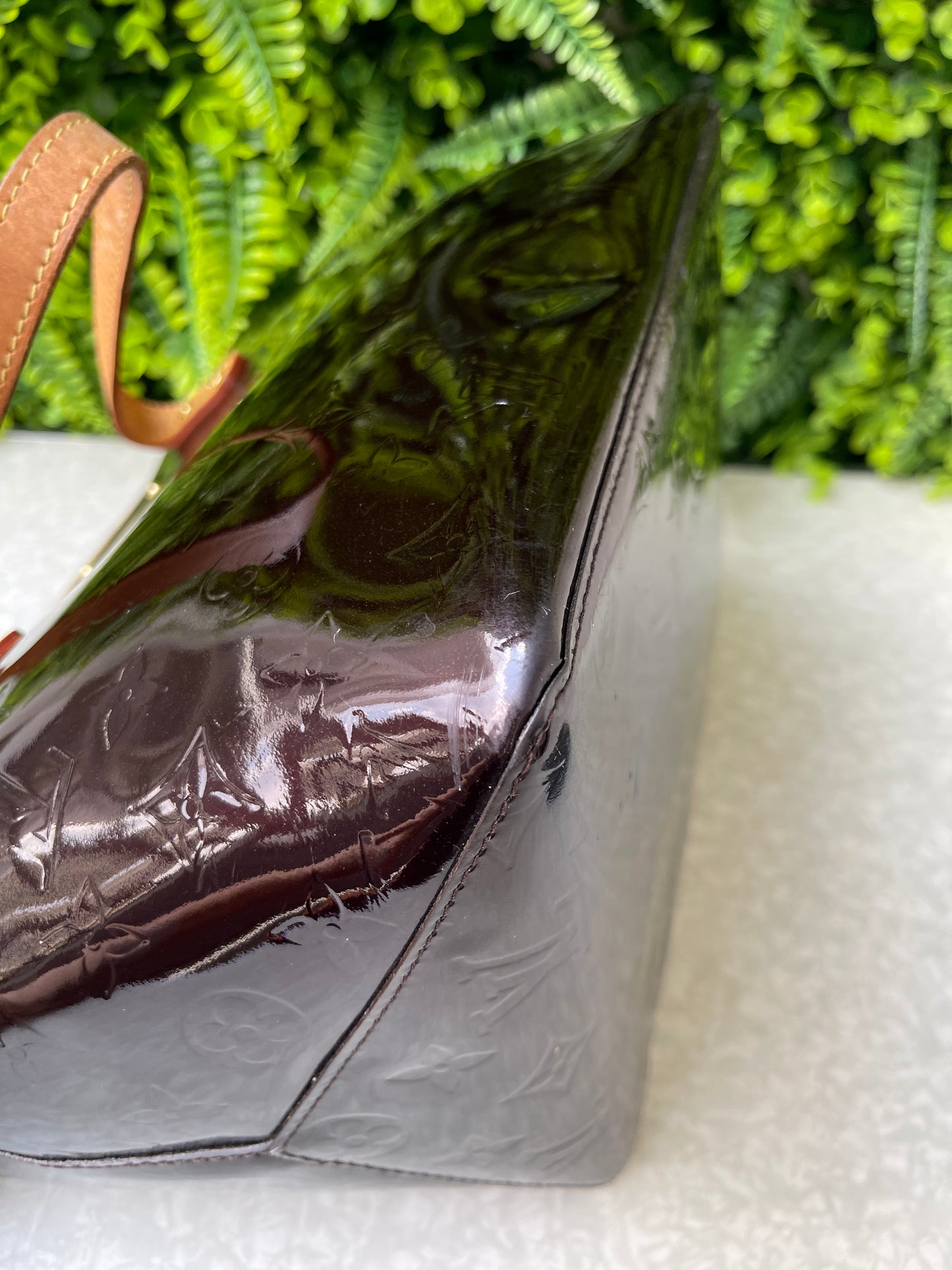 Louis Vuitton Bellevue Verniz Vinho