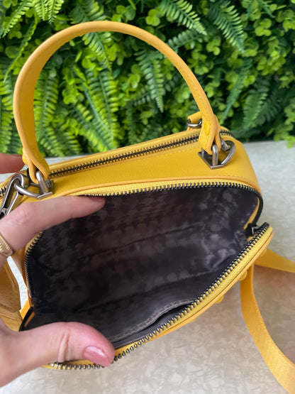 Karl Lagerfeld Paris Simone Amarela