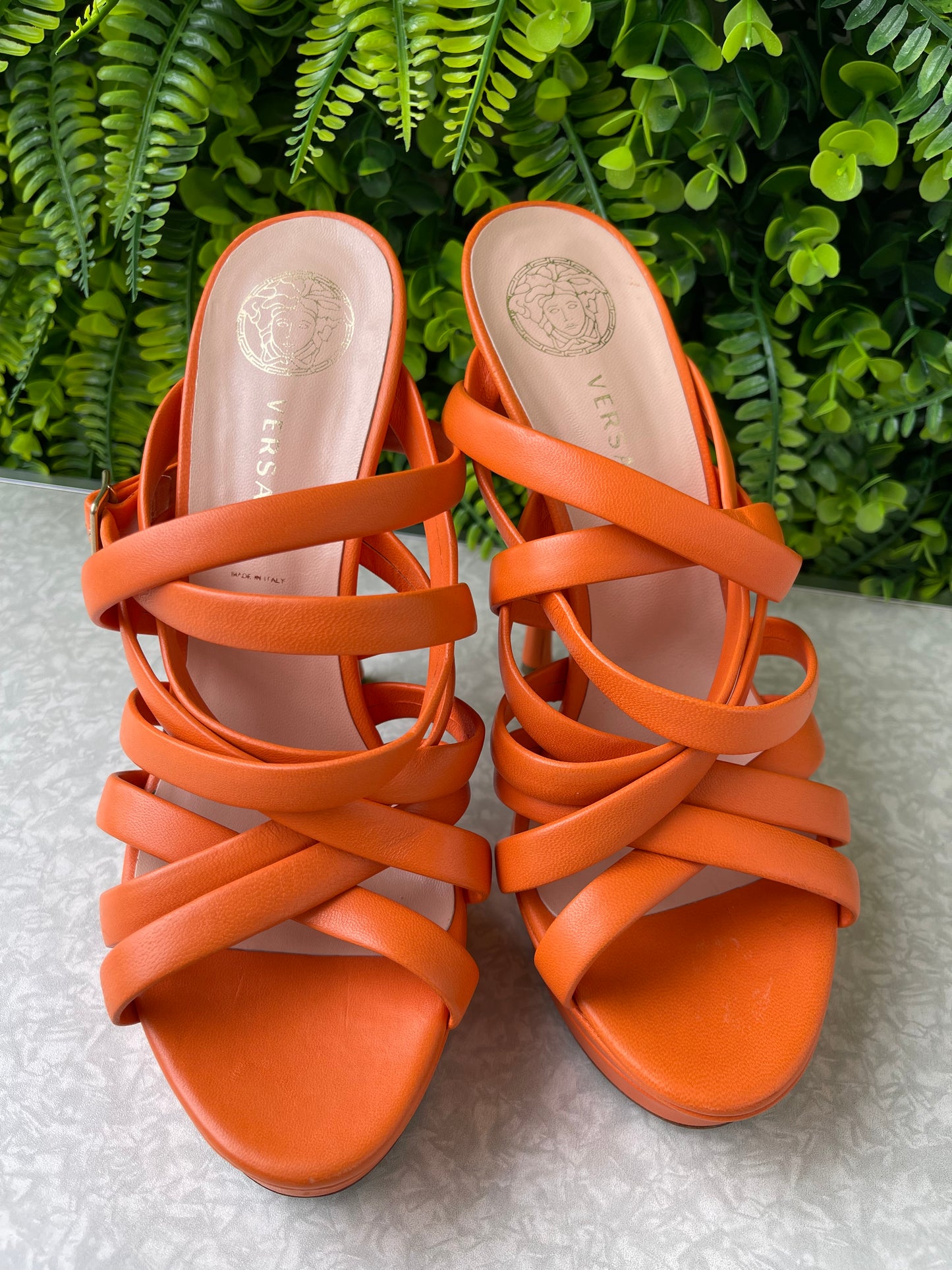 Sandália Versace em Couro Laranja