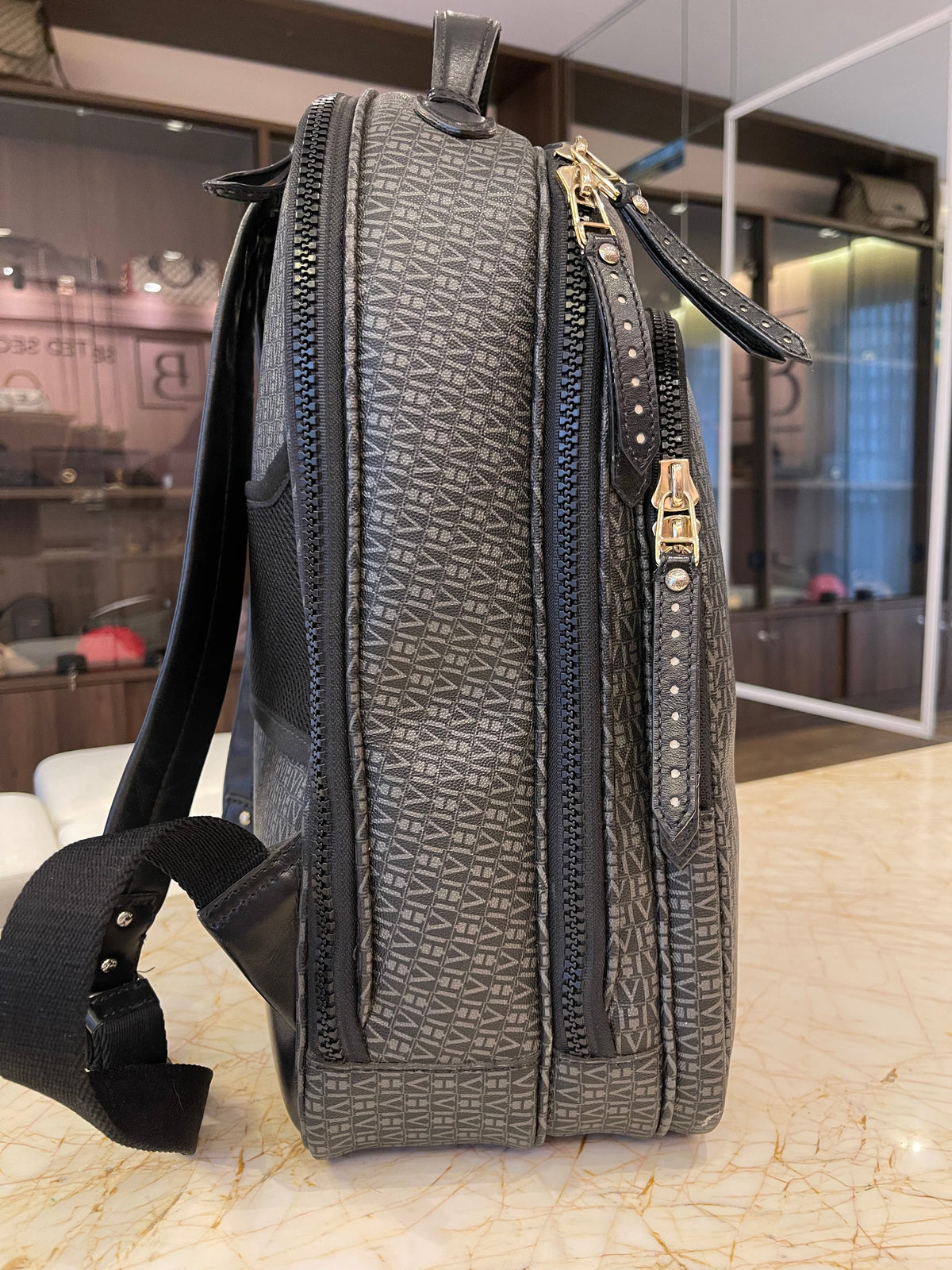 Mochila Victor Hugo Zaina