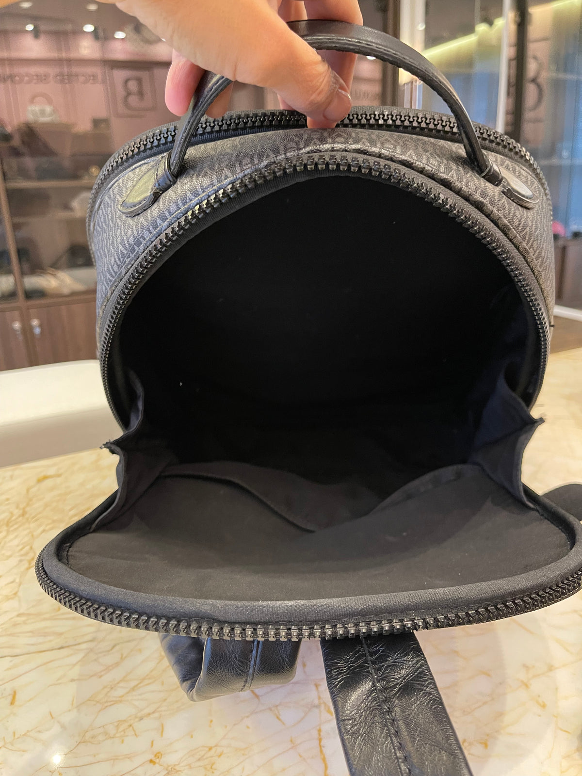 Mochila Victor Hugo Zaina
